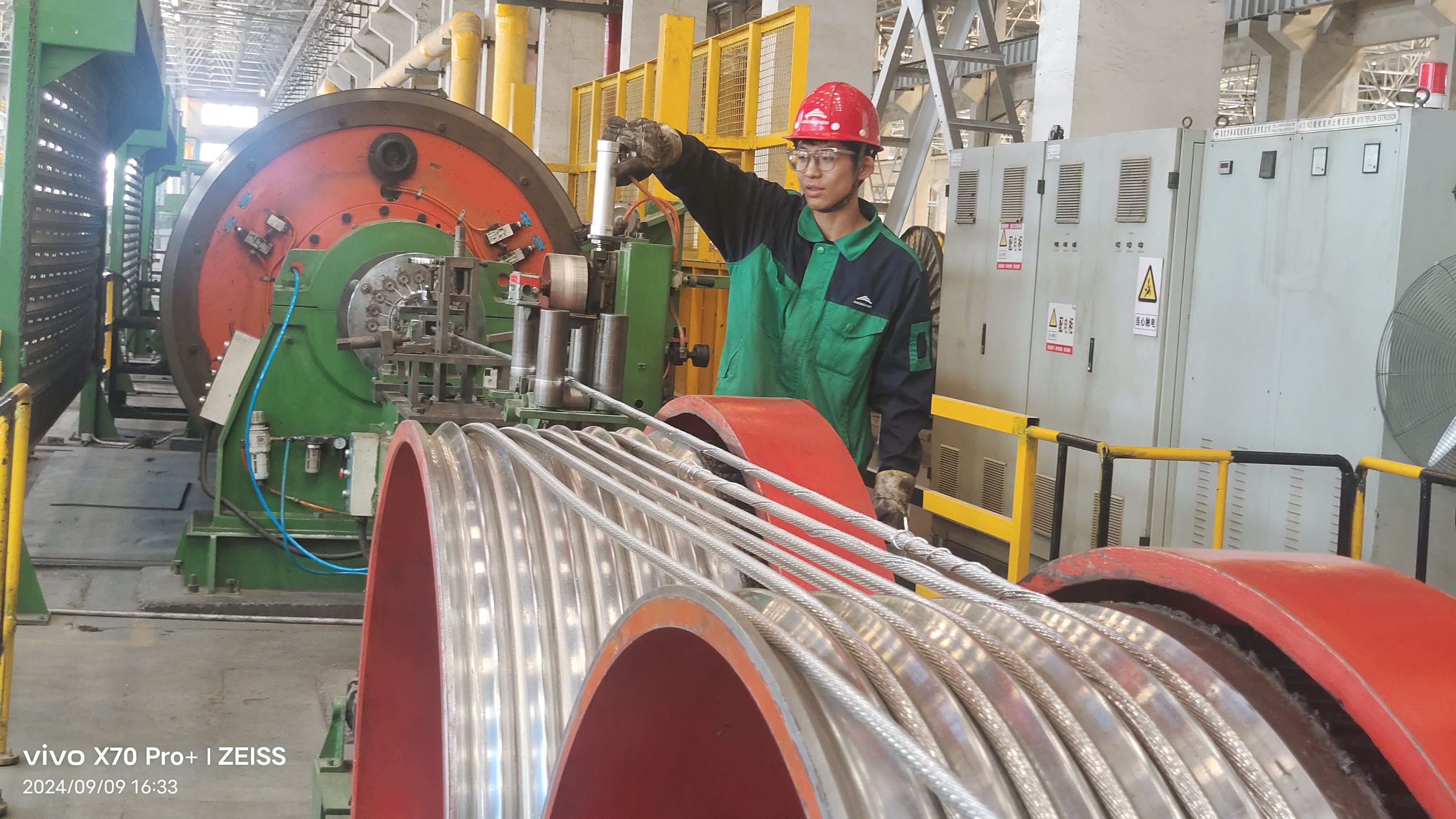 Textile Dyeing Plant Cable JINCHUAN Cable Notes for Wet Rooms, Steam and Motors - JINCHUAN Cable production workshop