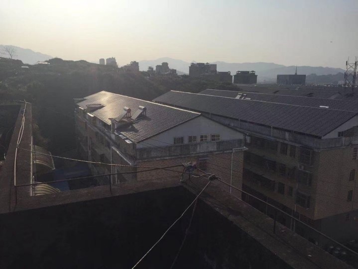 工业和农业建筑吊顶材料制造商:解决潮湿、卫生和耐久性难题